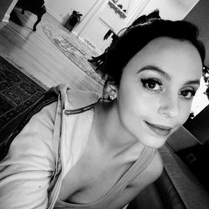 Meet your Posher, Caitlin